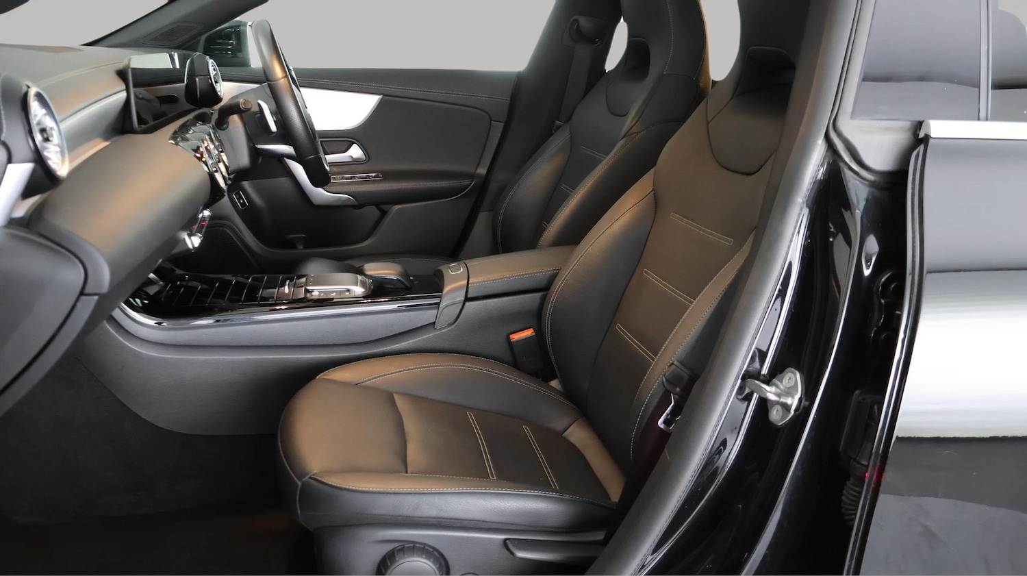 Used Mercedes-Benz CLA 2022 for sale - 76136835: Photo 14