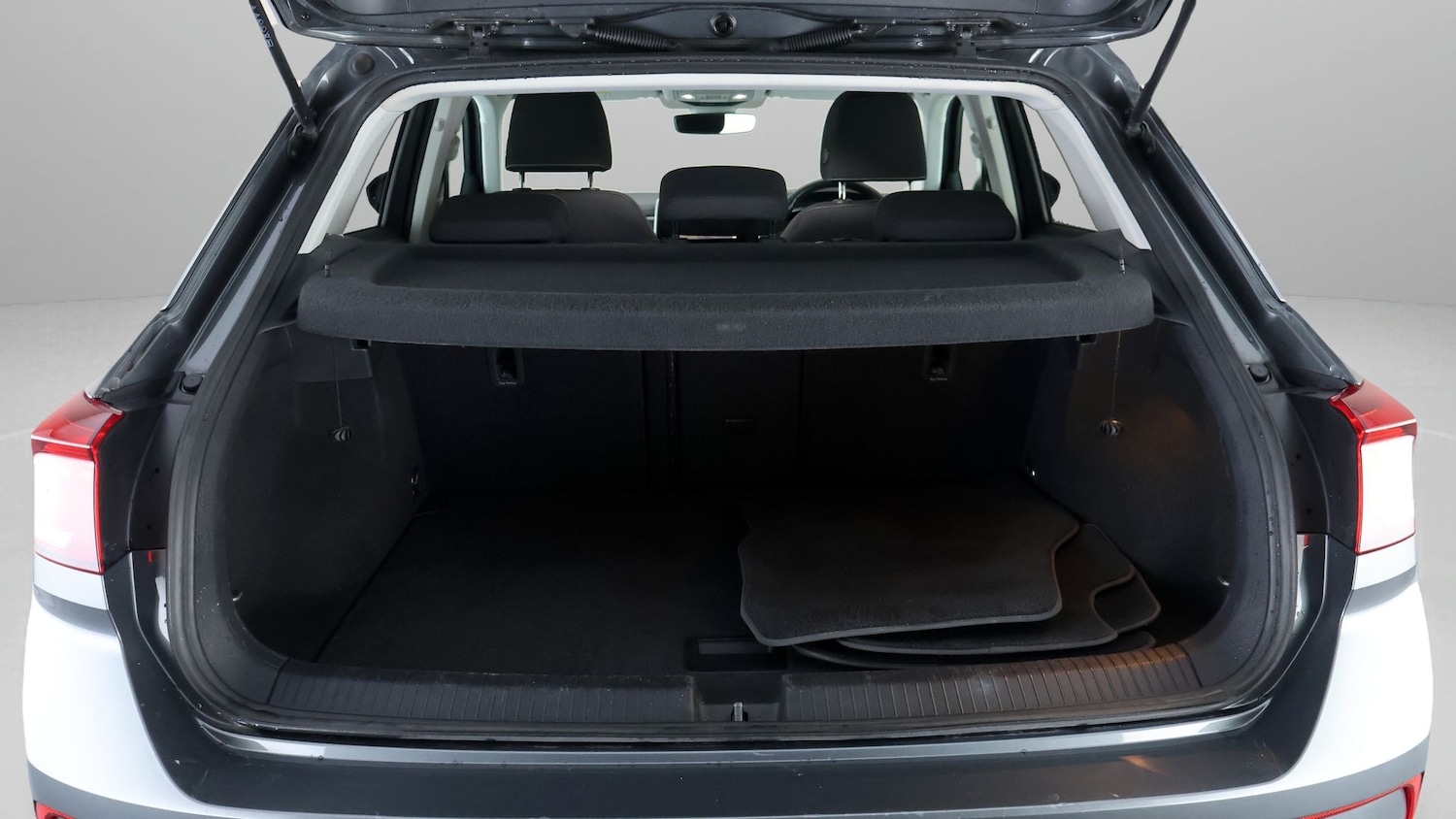 Used Volkswagen T-Roc 2023 for sale - 77536346: Photo 17