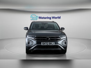 Used Volkswagen T-Roc 2023 for sale - 77536346: Photo