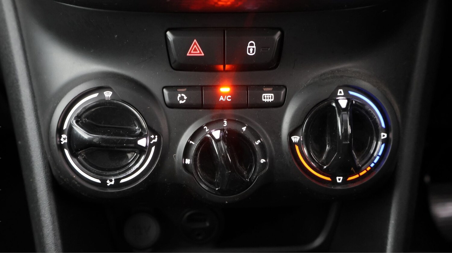 Used Peugeot 208 2018 for sale - 78169106: Photo 11