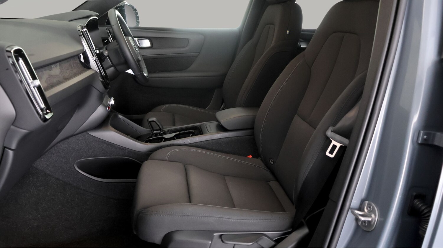 Used Volvo XC40 2023 for sale - 77689471: Photo 14