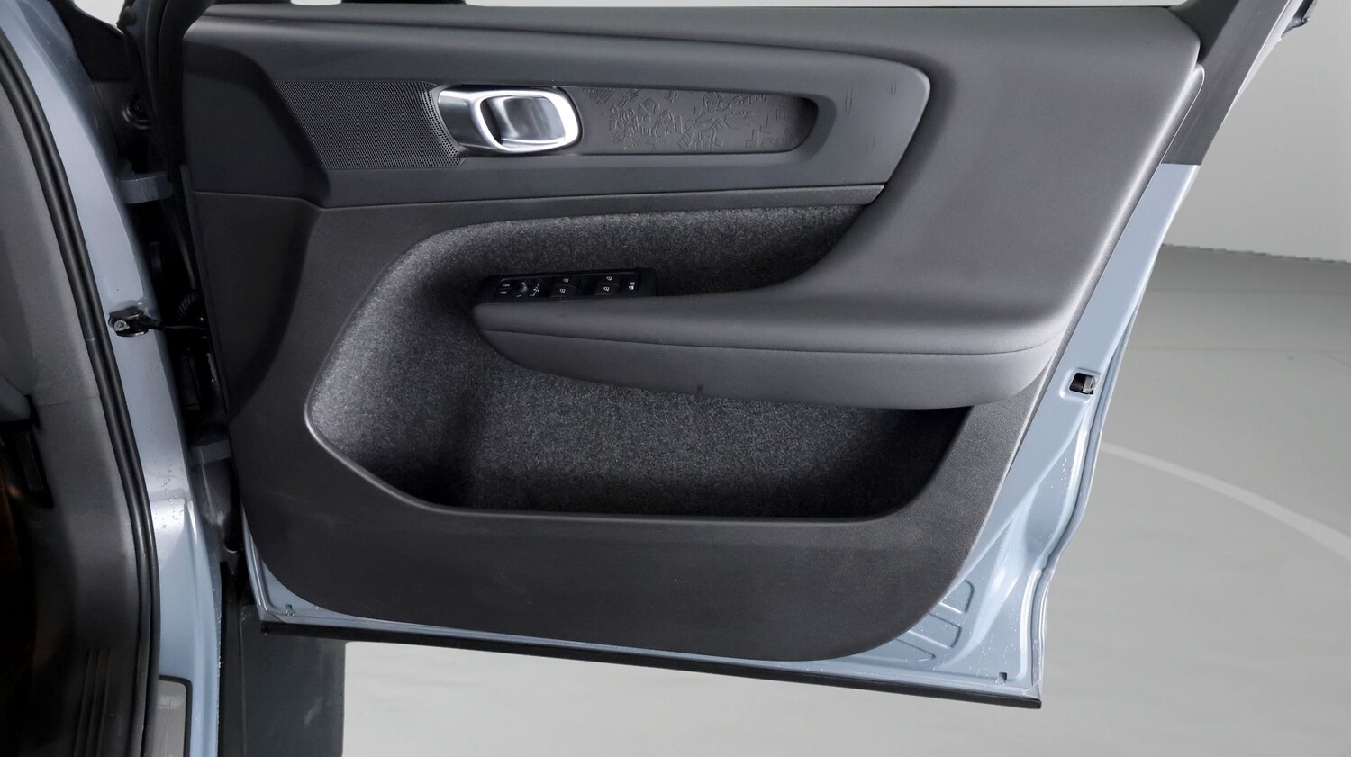 Used Volvo XC40 2023 for sale - 77689471: Photo 15