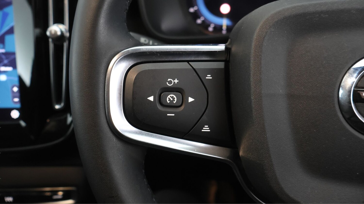 Used Volvo XC40 2023 for sale - 77689471: Photo 23