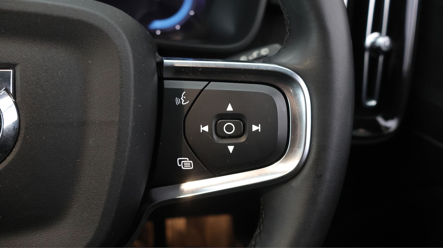 Used Volvo XC40 2023 for sale - 77689471: Photo 26