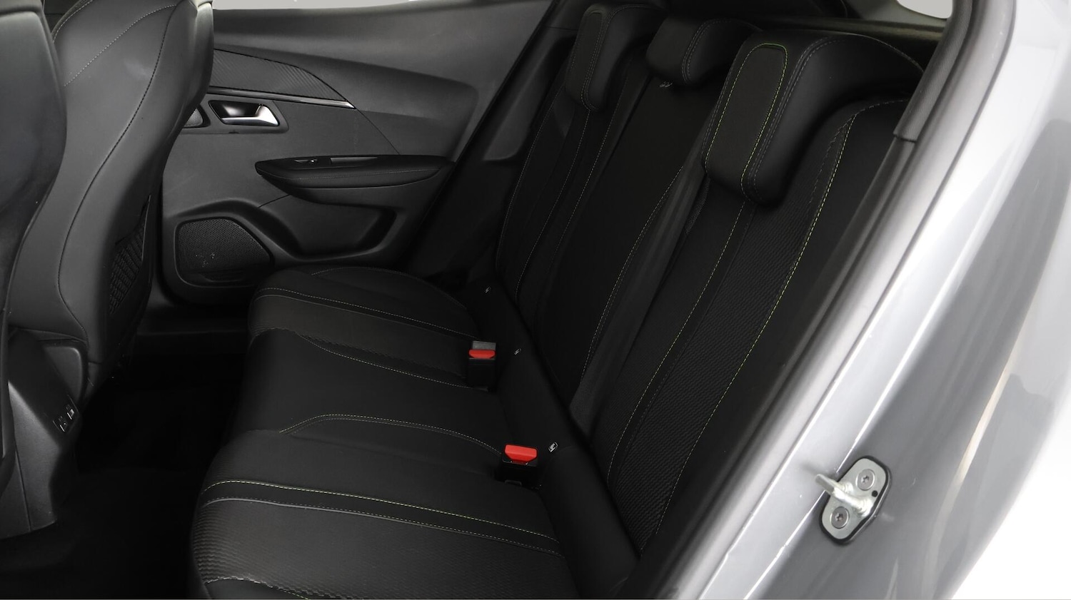 Used Peugeot E-2008 2025 for sale - 76380682: Photo 15