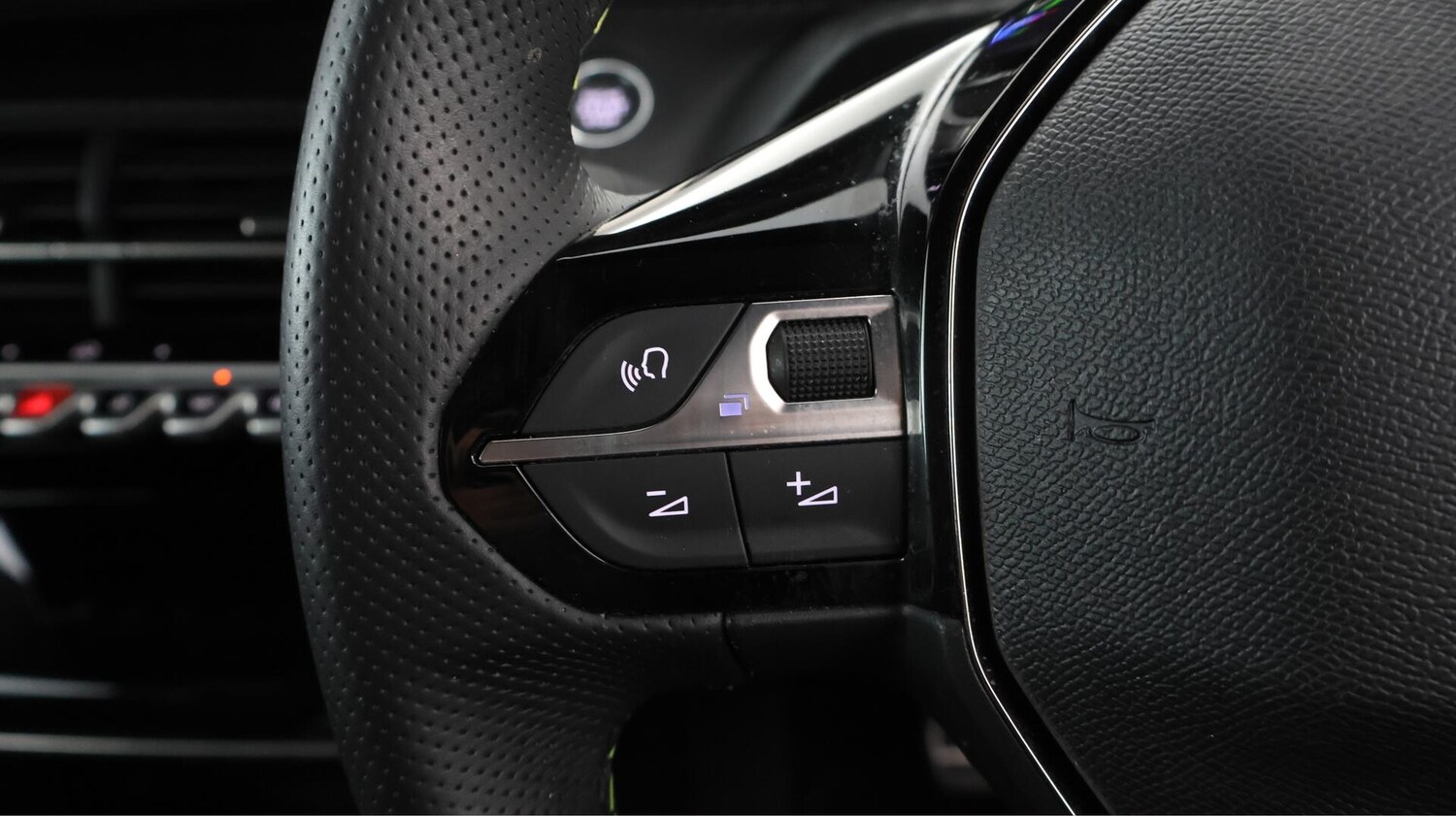 Used Peugeot E-2008 2025 for sale - 76380682: Photo 21