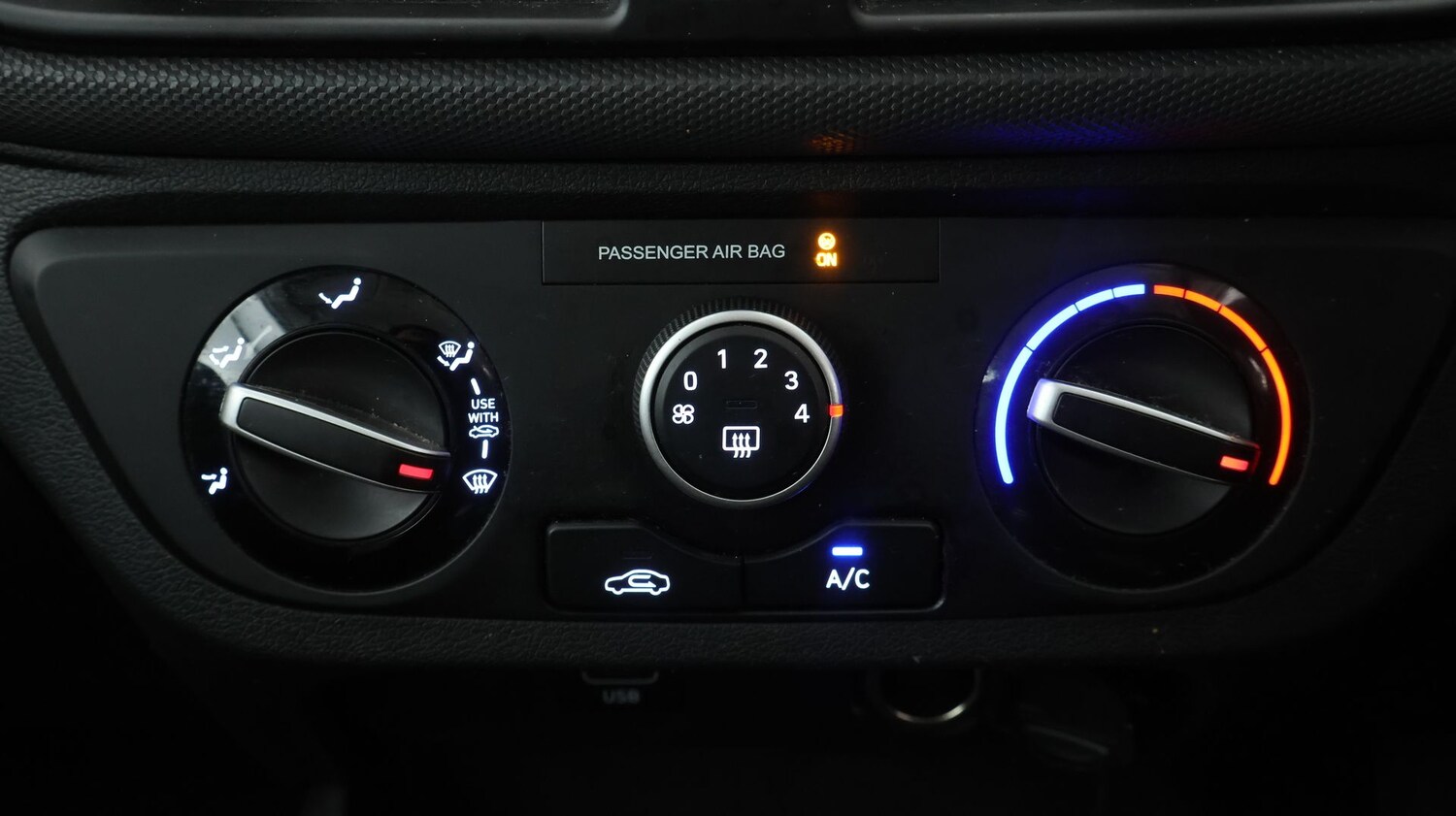 Used Hyundai i10 for sale - 77303393: Photo 11