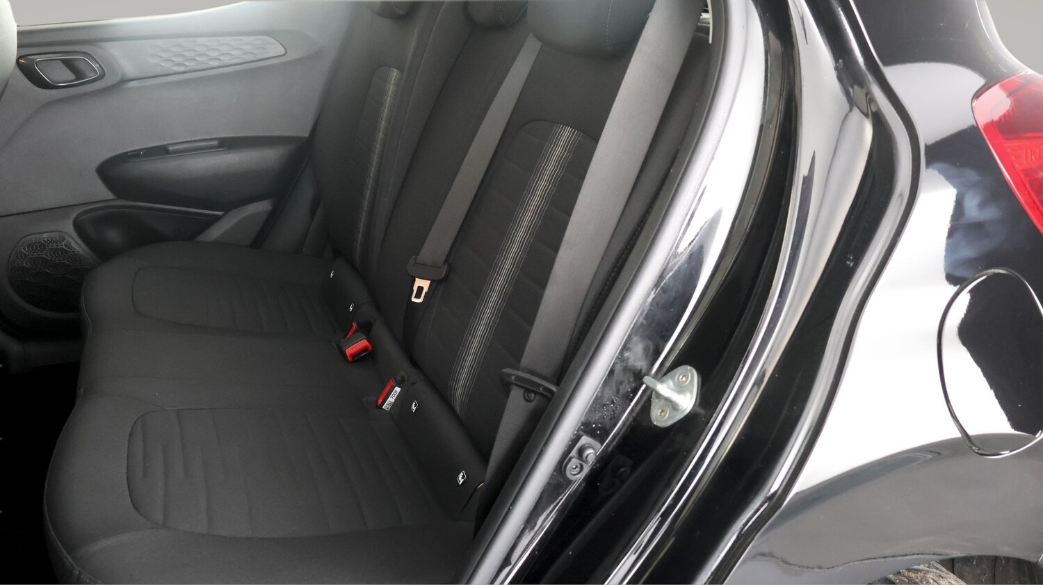 Used Hyundai i10 for sale - 77303393: Photo 15