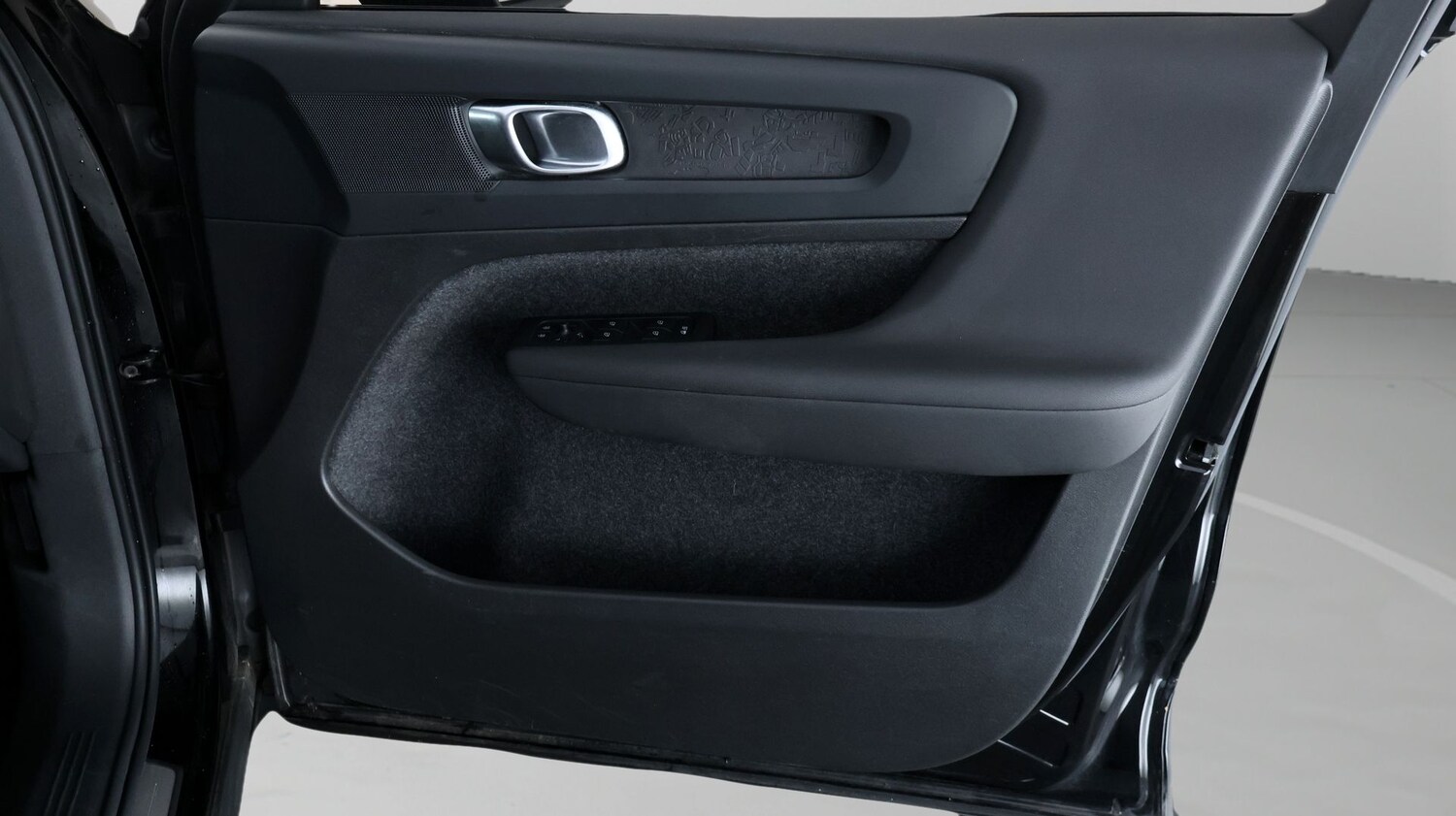 Used Volvo XC40 for sale - 77840067: Photo 14