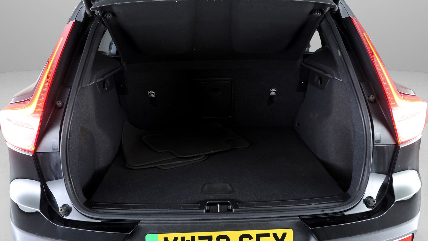 Used Volvo XC40 for sale - 77840067: Photo 16