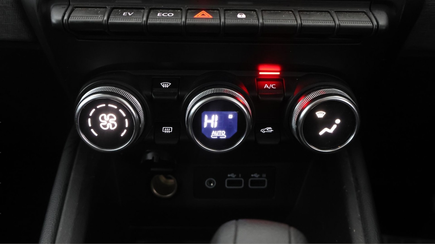 Used Renault Clio 2024 for sale - 77439637: Photo 12