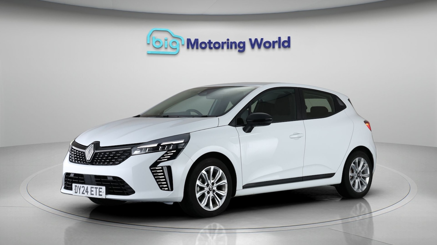 Used Renault Clio 2024 for sale - 77439637: Photo 3