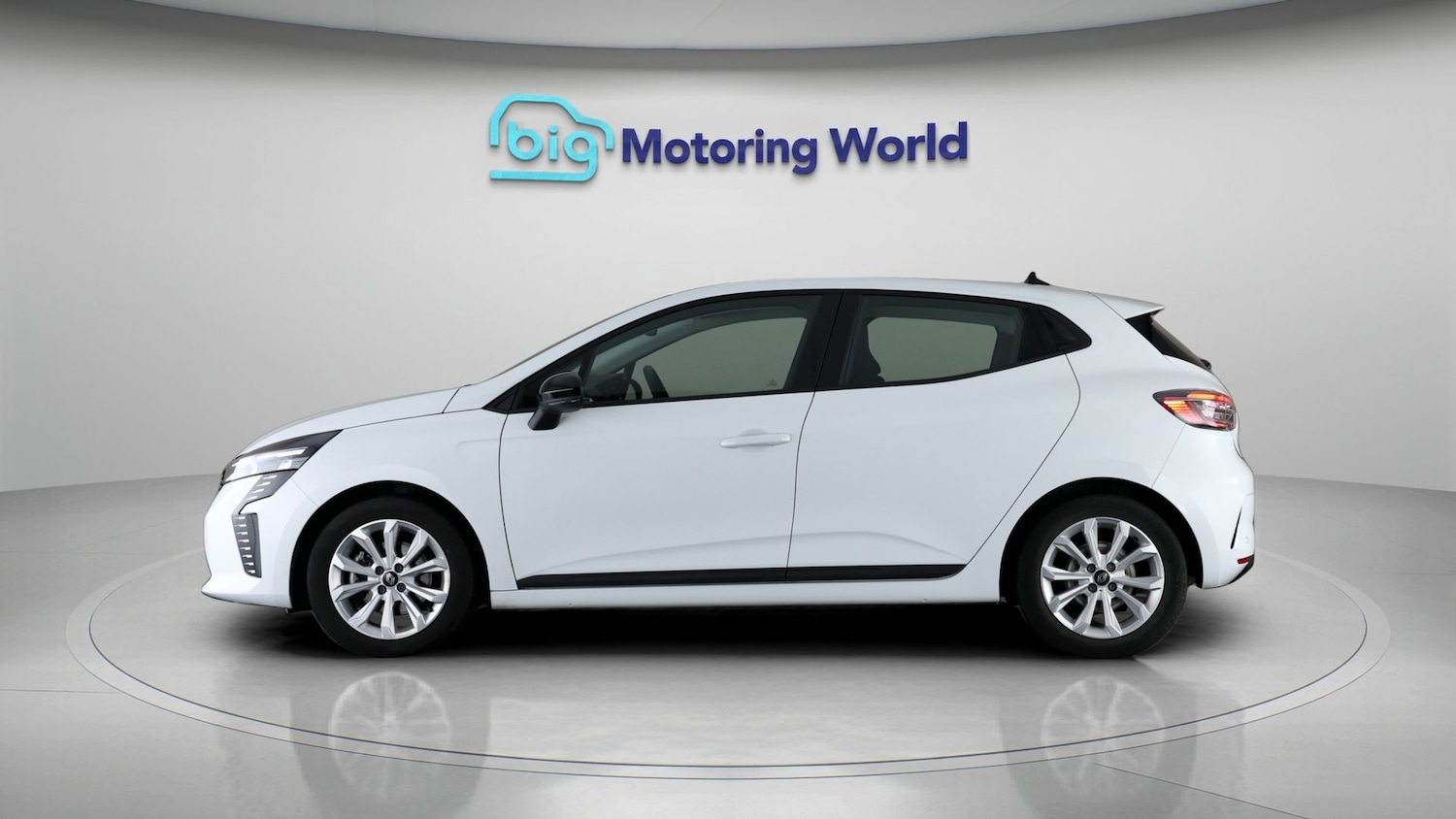 Used Renault Clio 2024 for sale - 77439637: Photo 4