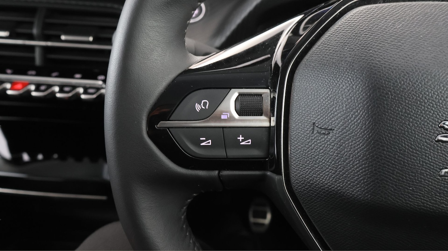 Used Peugeot 208 2023 for sale - 77981761: Photo 21