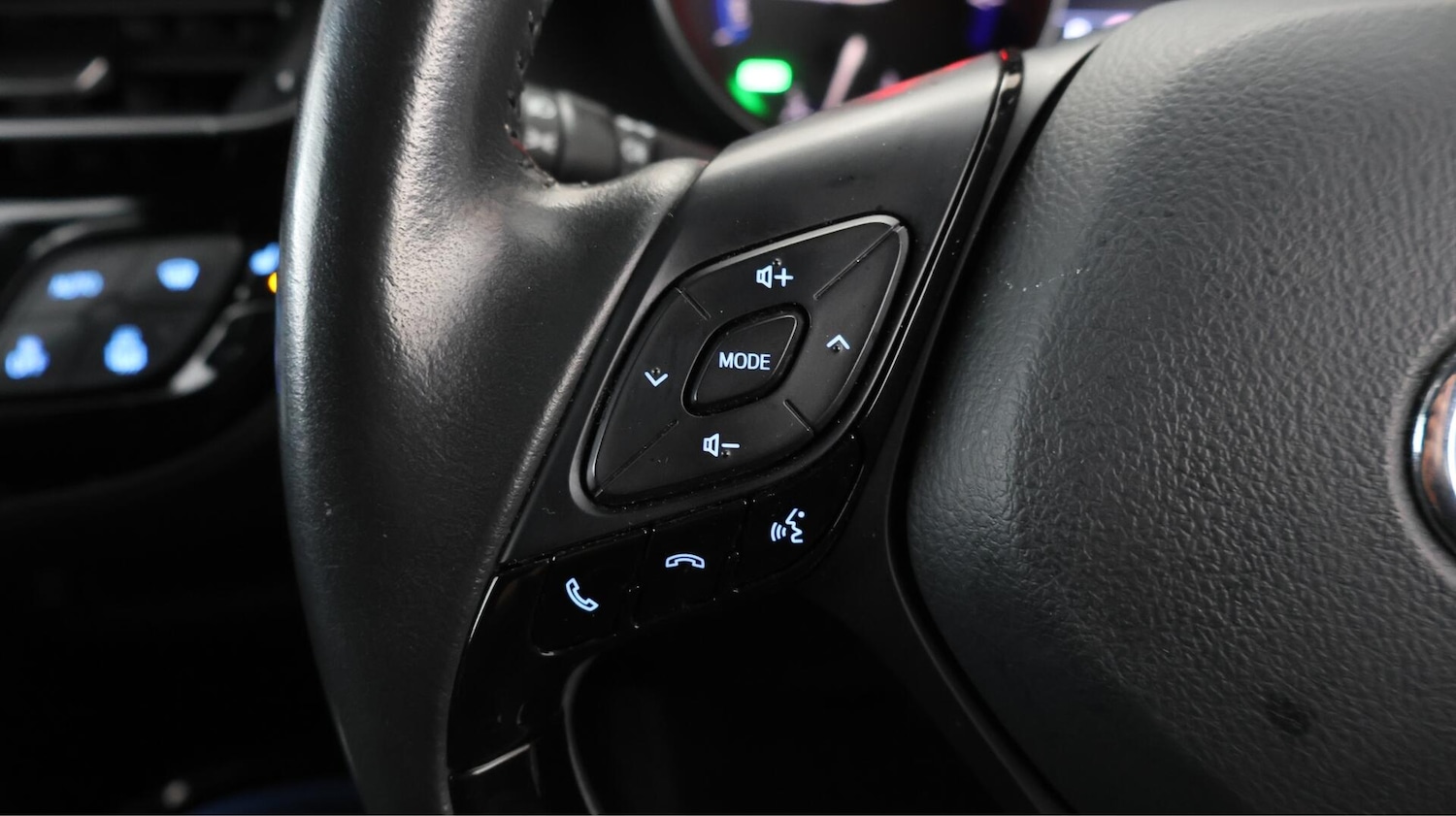 Used Toyota C-HR 2022 for sale - 76388523: Photo 23