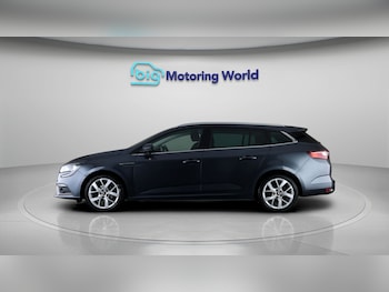 Used Renault Megane 2018 for sale - 77453700: Photo