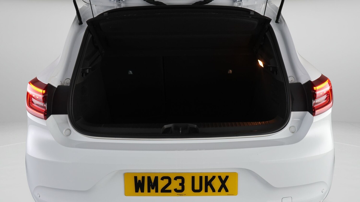 Used Renault Clio 2023 for sale - 77855548: Photo 17