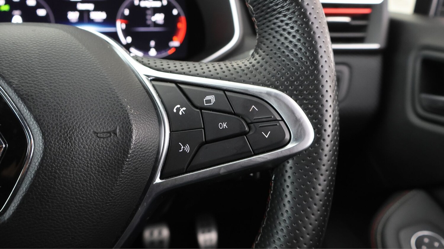 Used Renault Clio 2023 for sale - 77855548: Photo 23