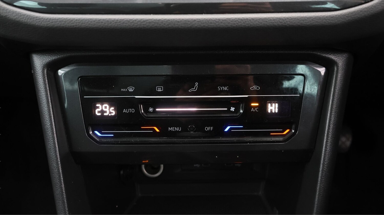 Used Volkswagen Tiguan for sale - 77476075: Photo 11