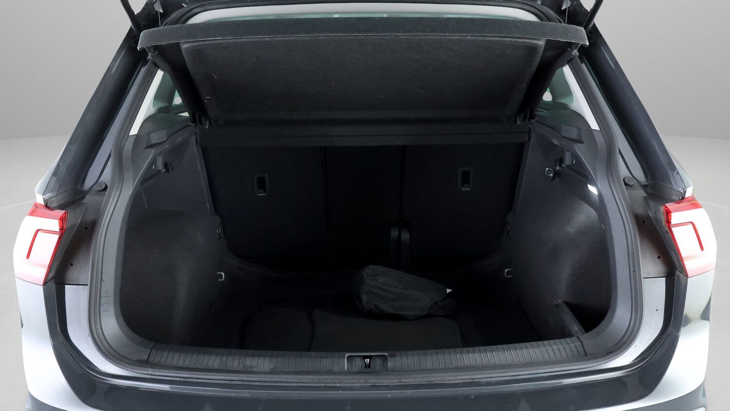 Used Volkswagen Tiguan for sale - 77476075: Photo 16