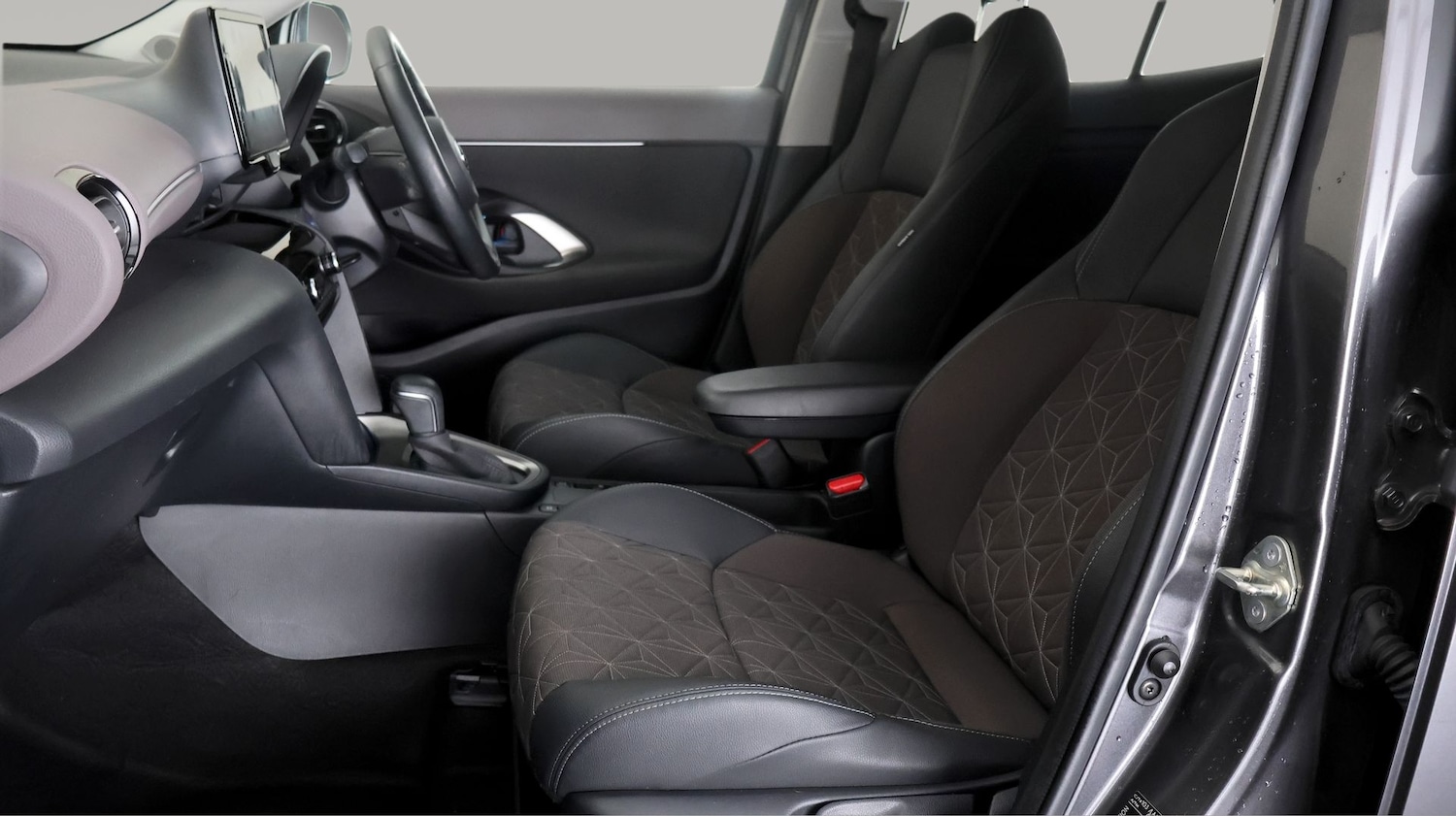 Used Toyota Yaris Cross 2022 for sale - 78028410: Photo 14