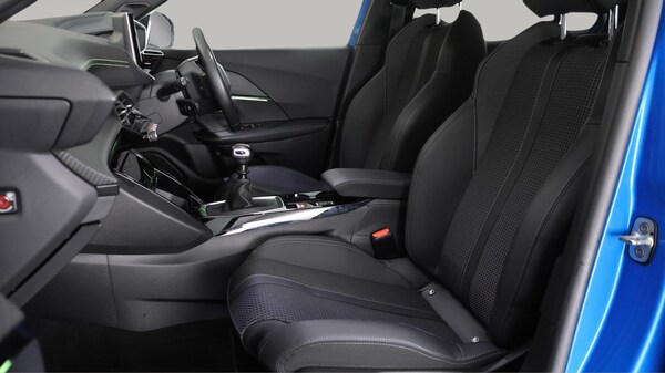 Used Peugeot 2008 2021 for sale - 76214000: Photo 15