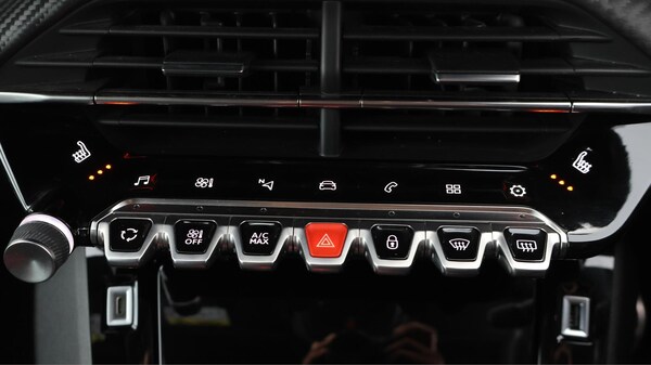 Used Peugeot 2008 2021 for sale - 76214000: Photo 23