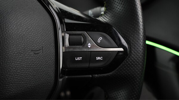 Used Peugeot 2008 2021 for sale - 76214000: Photo 26