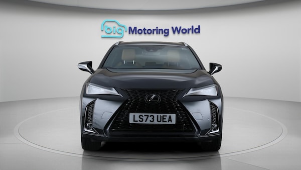 Used Lexus UX 2023 for sale - 75719564: Photo 2