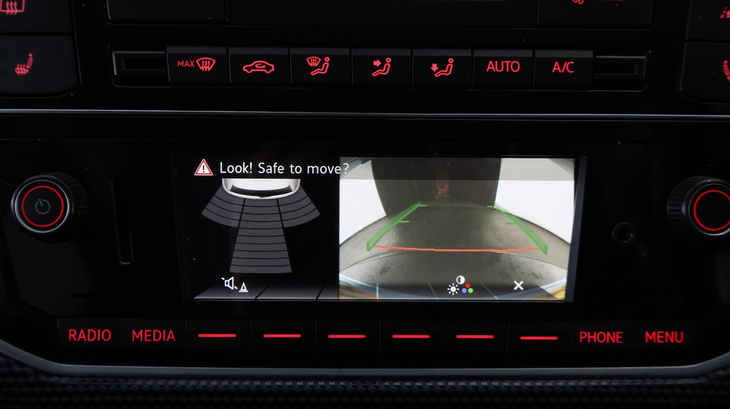 Used Volkswagen up! 2022 for sale - 76742949: Photo 24