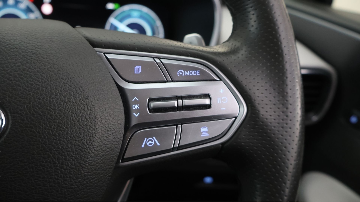 Used Hyundai Santa Fe 2021 for sale - 77782211: Photo 24