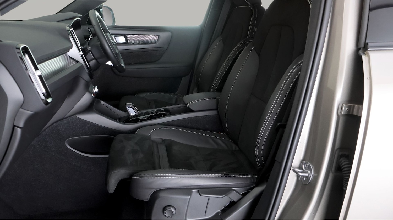 Used Volvo XC40 for sale - 78108943: Photo 13