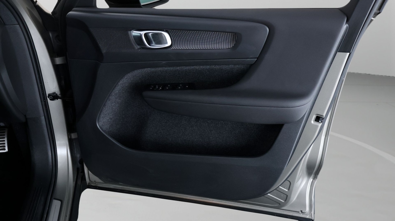 Used Volvo XC40 for sale - 78108943: Photo 14