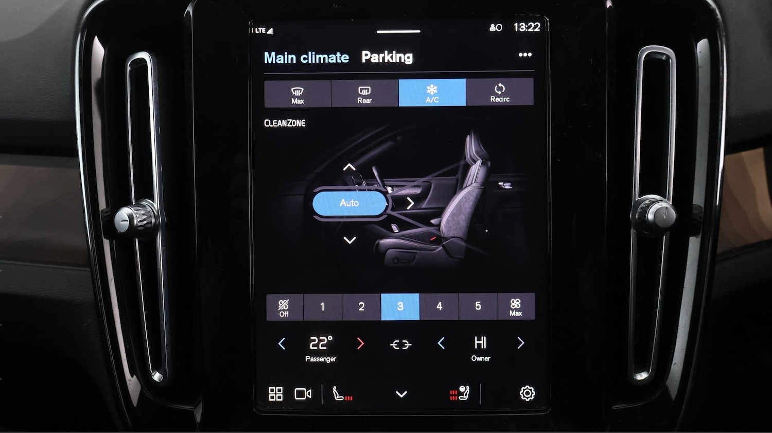 Used Volvo XC40 2022 for sale - 77636610: Photo 11