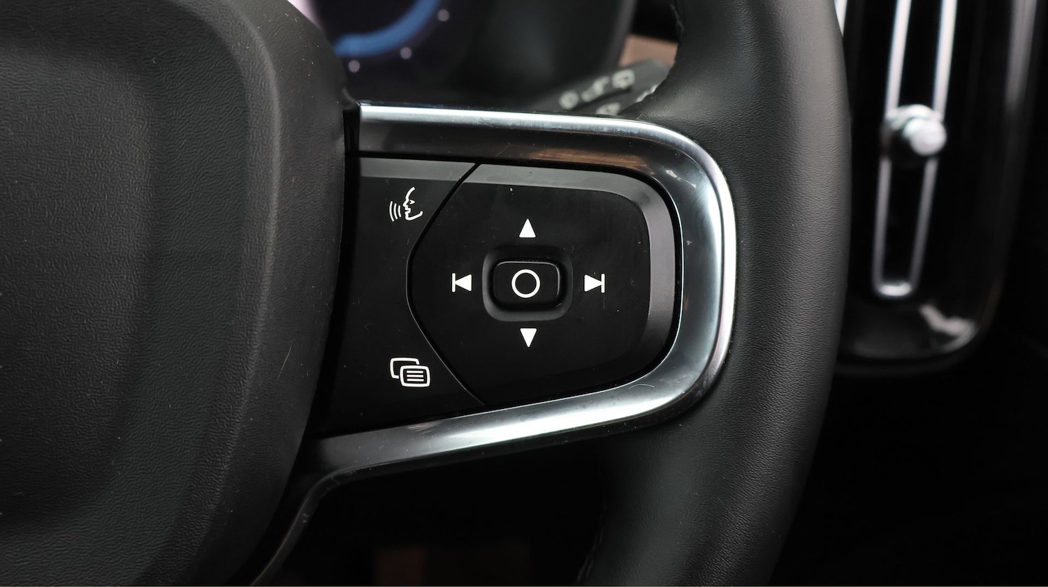 Used Volvo XC40 2022 for sale - 77636610: Photo 21