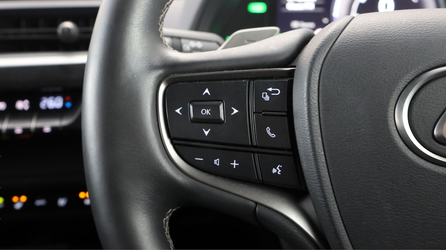 Used Lexus UX 2023 for sale - 78098552: Photo 21