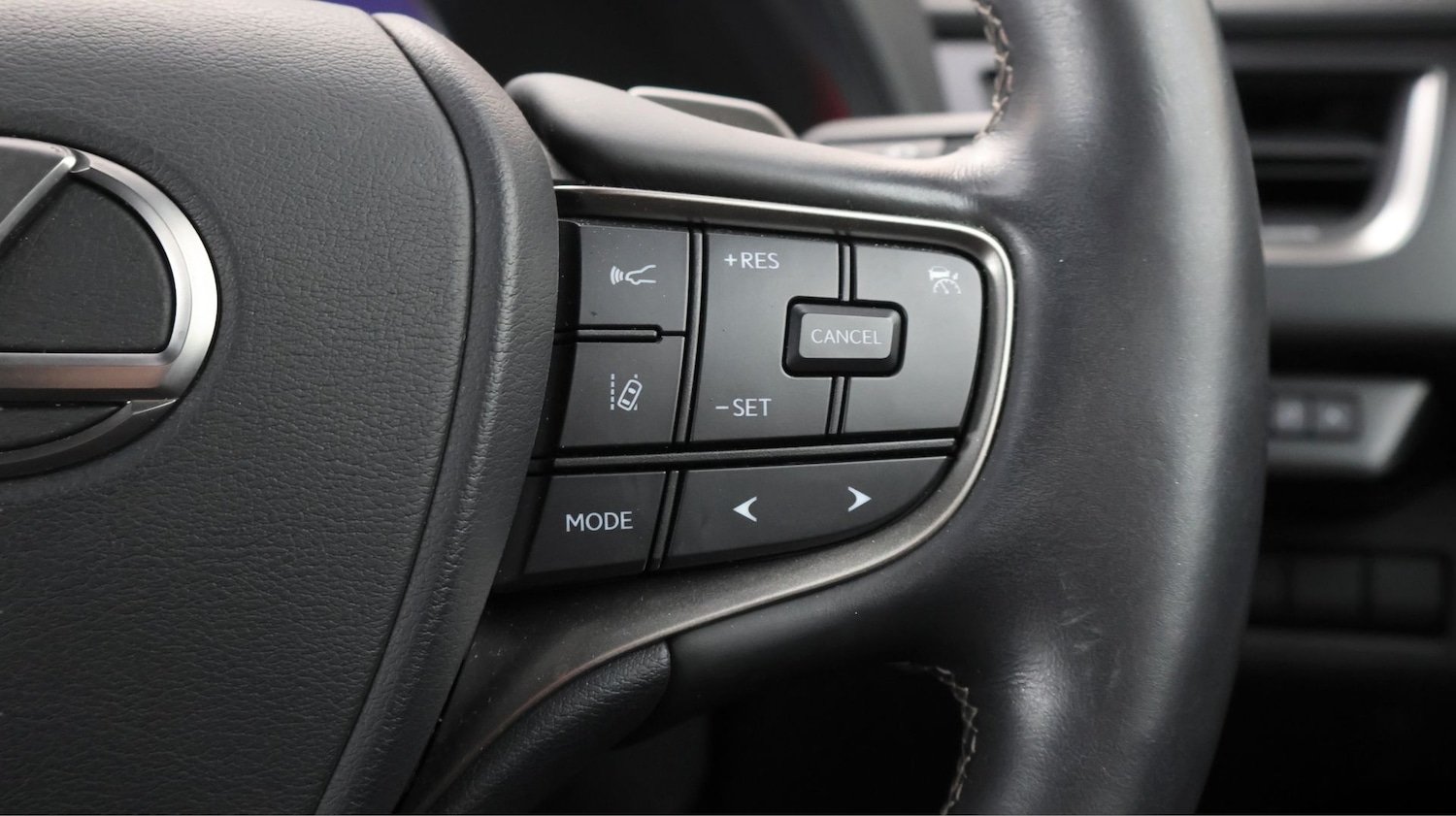 Used Lexus UX 2023 for sale - 78098552: Photo 25