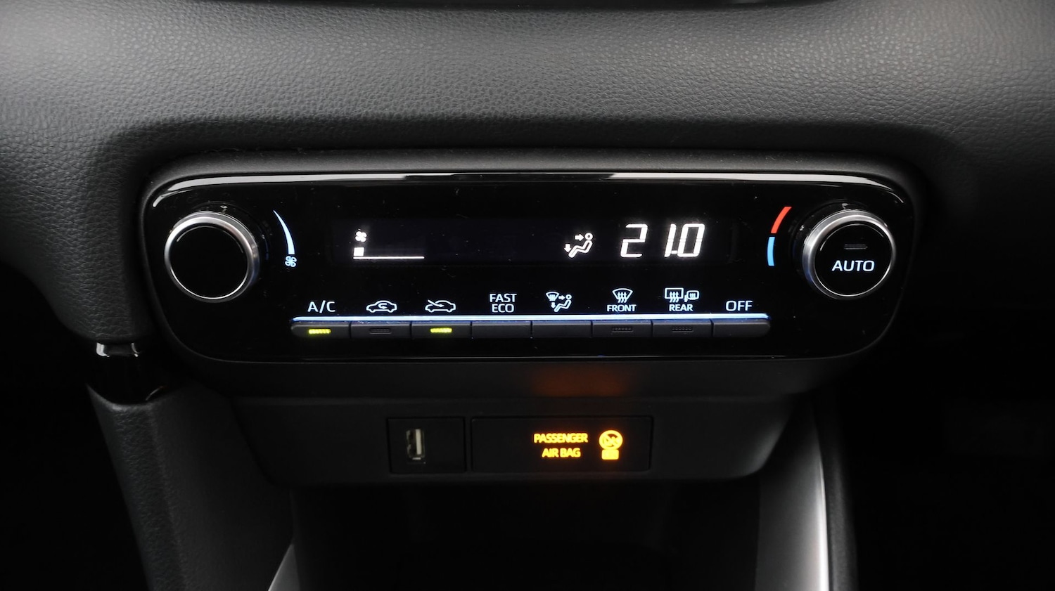 Used Toyota Yaris 2023 for sale - 77632581: Photo 11