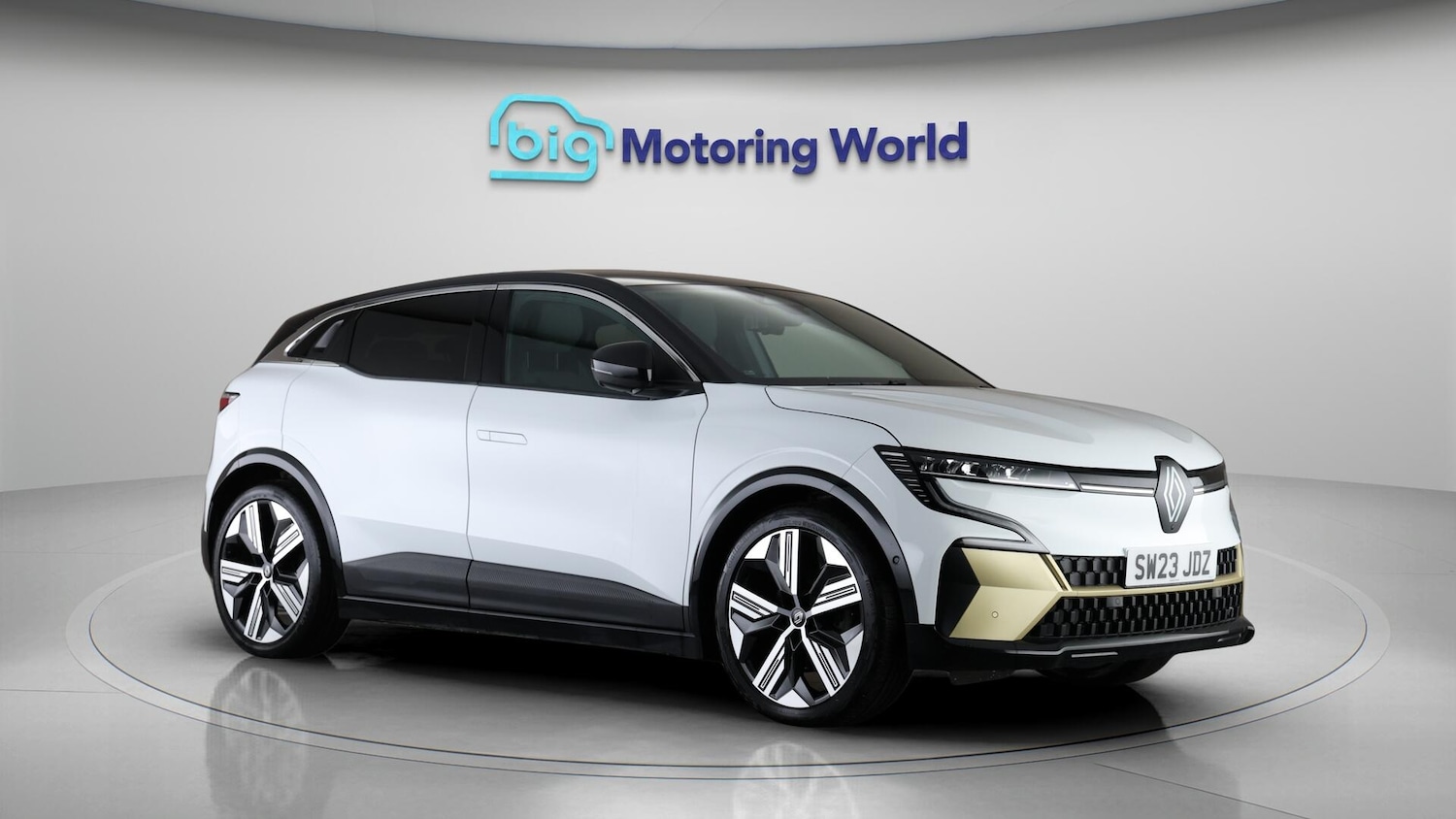 Used Renault Megane E Tech 2023 for sale - 76512774: Photo 2