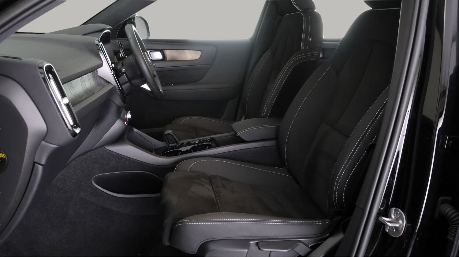 Used Volvo XC40 for sale - 77889677: Photo 14