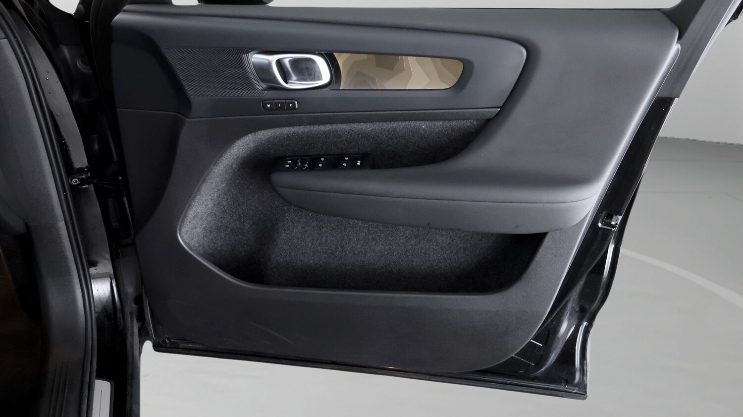 Used Volvo XC40 for sale - 77889677: Photo 15