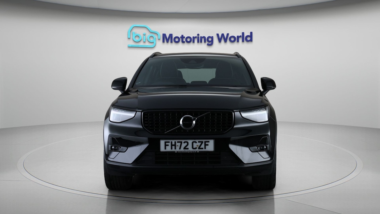 Used Volvo XC40 for sale - 77889677: Photo 2