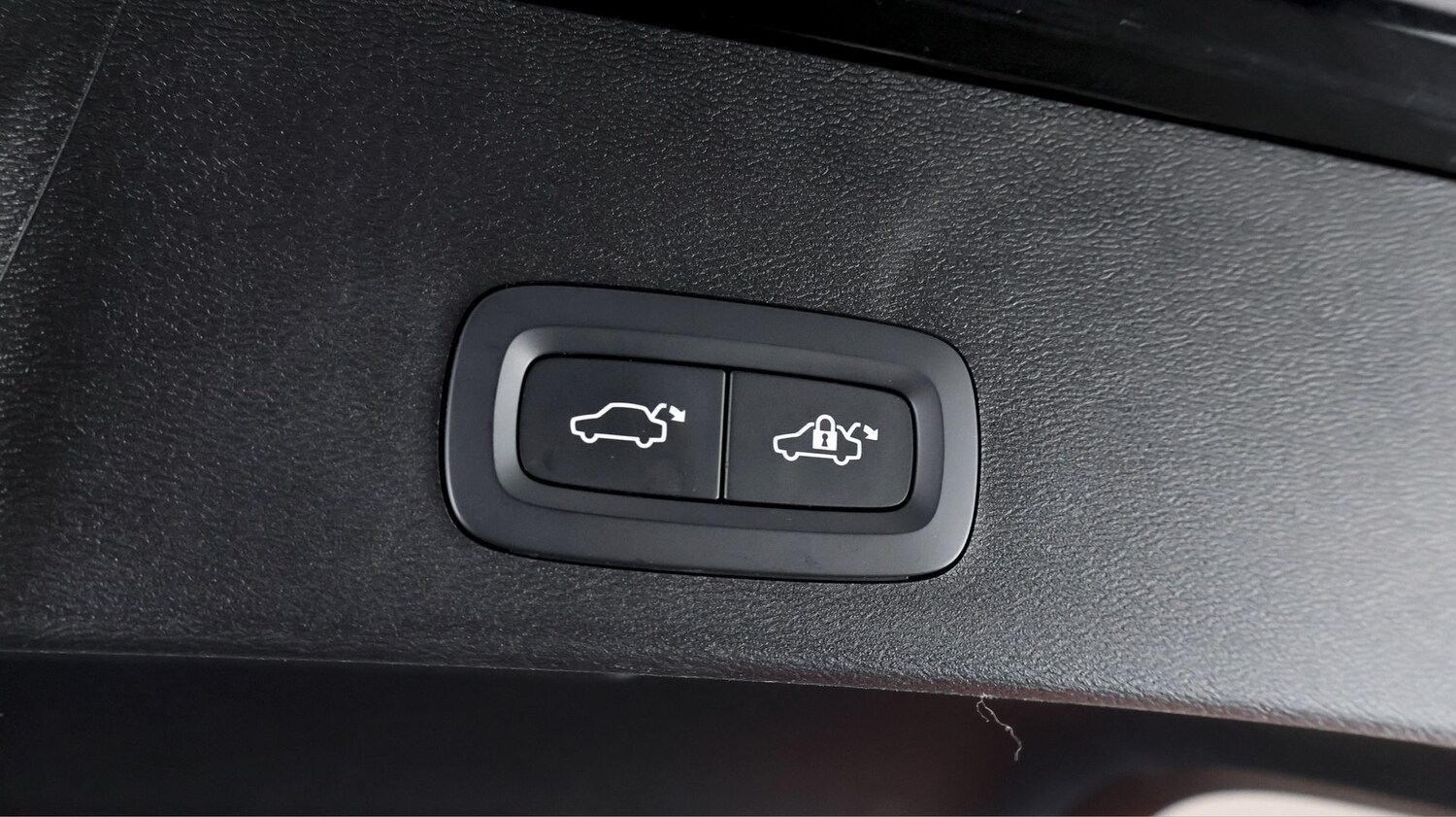 Used Volvo XC40 for sale - 77889677: Photo 21