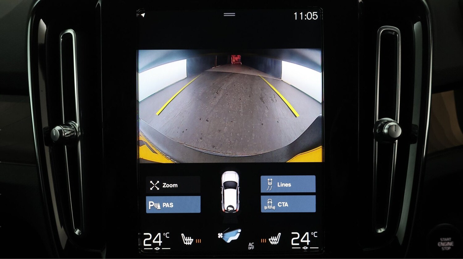 Used Volvo XC40 for sale - 77889677: Photo 25