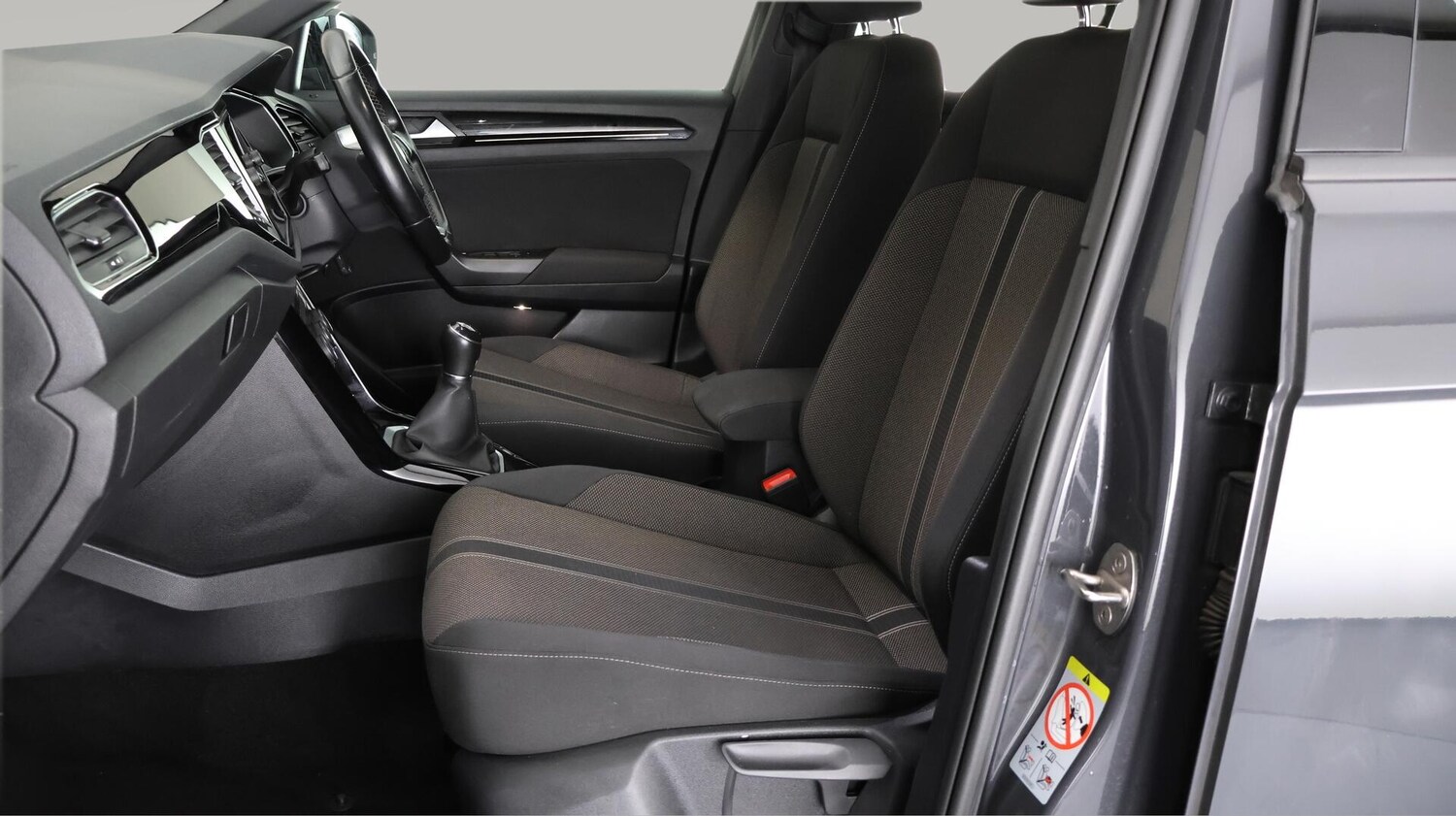 Used Volkswagen T-Roc for sale - 76727983: Photo 13