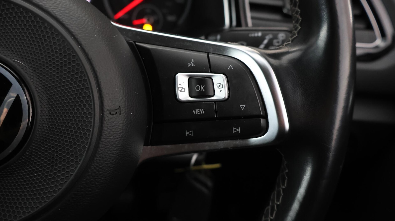 Used Volkswagen T-Roc for sale - 76727983: Photo 22