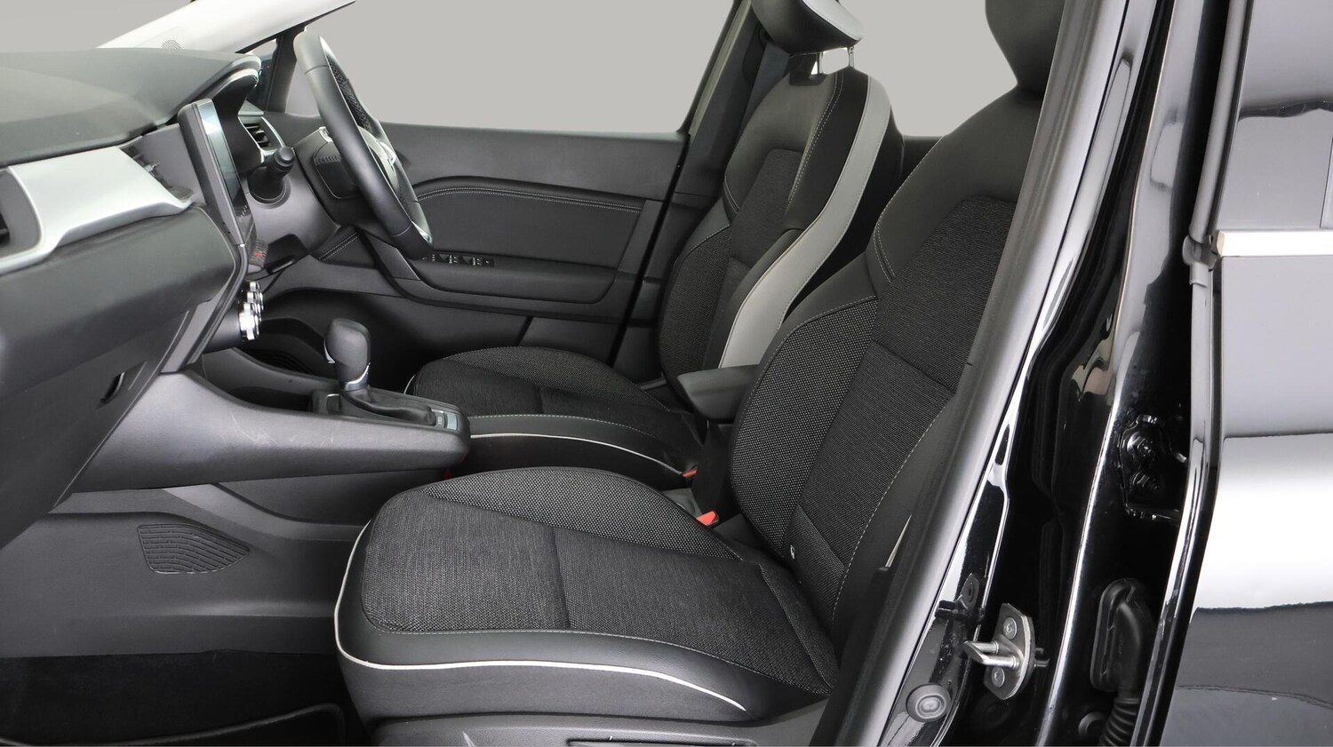 Used Renault Captur 2023 for sale - 76380800: Photo 14