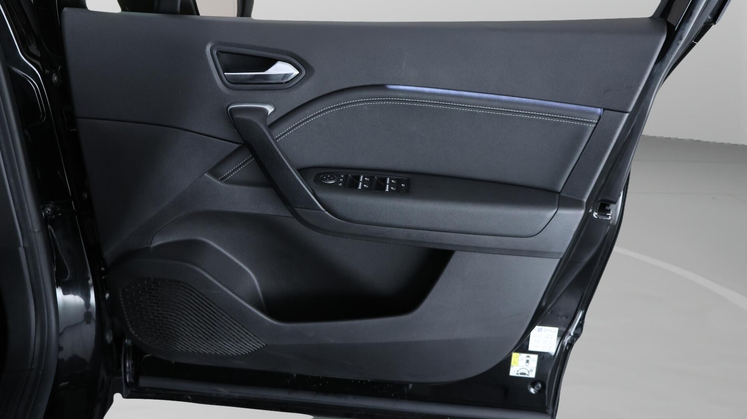 Used Renault Captur 2023 for sale - 76380800: Photo 15
