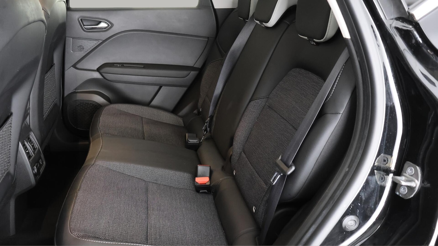 Used Renault Captur 2023 for sale - 76380800: Photo 16