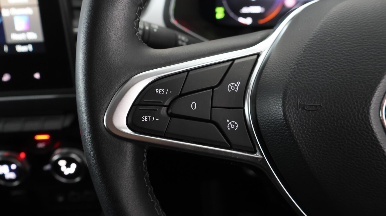 Used Renault Captur 2023 for sale - 76380800: Photo 22